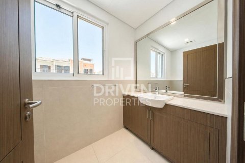 Снять в аренду виллу в Джумейре, Дубай: 4 спальни, 397.63м², № 129145 - фото 25
