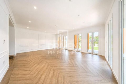 Снять в аренду виллу в Джумейре, Дубай: 4 спальни, 397.63м², № 129145 - фото 16
