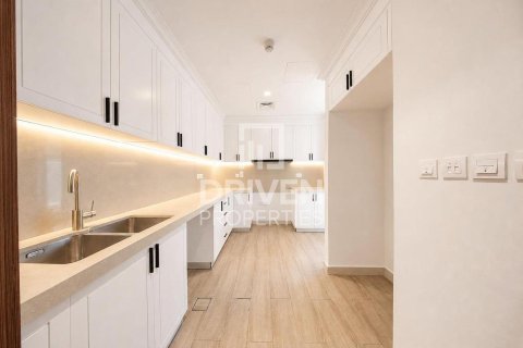 Снять в аренду виллу в Джумейре, Дубай: 4 спальни, 397.63м², № 129145 - фото 21
