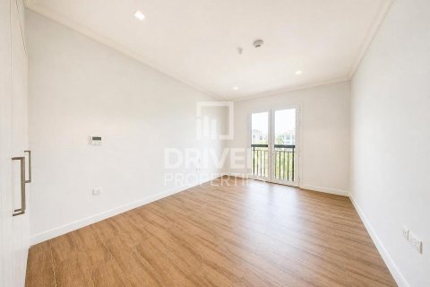 Снять в аренду виллу в Джумейре, Дубай: 4 спальни, 397.63м², № 129145 - фото 9
