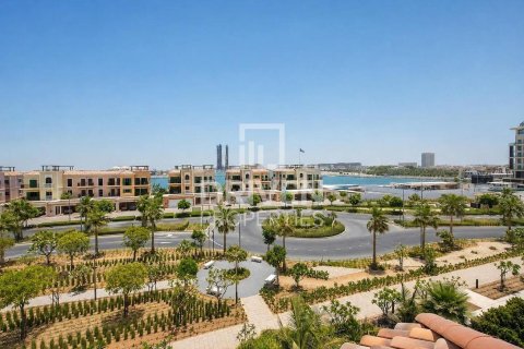 Вилла в Джумейре, Дубай, 4 спальни, 397.63м², № 129145