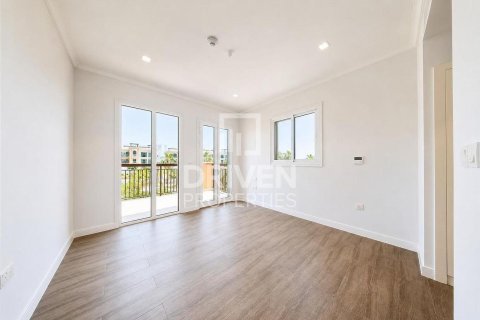 Снять в аренду виллу в Джумейре, Дубай: 4 спальни, 397.63м², № 129145 - фото 11