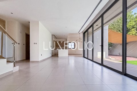Снять в аренду виллу в Sidra Villas, Дубай Хилс Эстейт, Дубай: 5 спален, 593м², № 46256 - фото 2