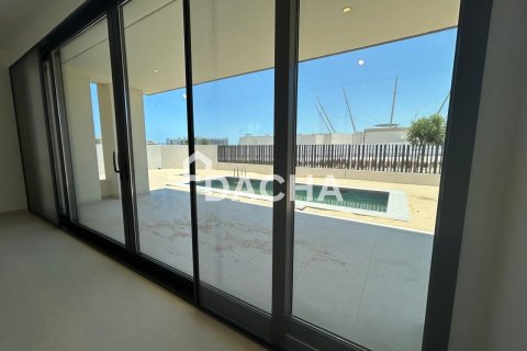 Villa in Jebel Ali, Dubai 5 bedrooms, 441 sq.m. № 115711 - photo 2