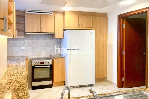 Apartment in Emaar 6 Towers, Dubai Marina, Dubai 3 bedrooms, 226 sq.m. № 43675 - photo 9