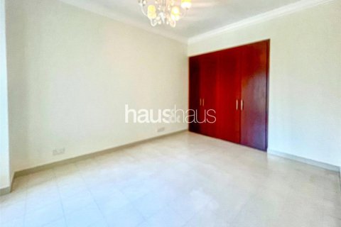 Apartment in Emaar 6 Towers, Dubai Marina, Dubai 3 bedrooms, 226 sq.m. № 43675 - photo 17