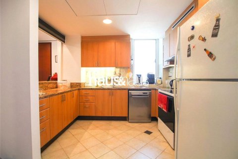 Apartment in Emaar 6 Towers, Dubai Marina, Dubai 3 bedrooms, 226 sq.m. № 43675 - photo 18