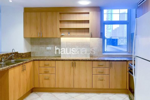 Apartment in Emaar 6 Towers, Dubai Marina, Dubai 3 bedrooms, 226 sq.m. № 43675 - photo 4