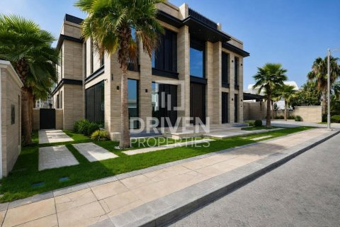 Villa in Palm Jumeirah, Dubai 6 bedrooms, 1358.15 sq.m. № 140542