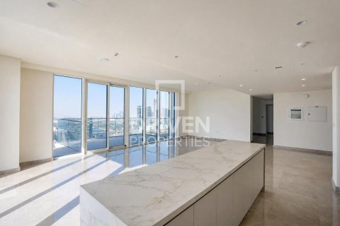 Снять в аренду квартиру в EMAAR Beachfront, Dubai Harbour, Дубай: 4 спальни, 286.51м², № 138875 - фото 7