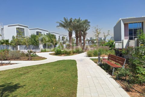 Adosado en Dubai Land, Dubai, 3 dormitorios, 124 m², № 133233 - foto 2