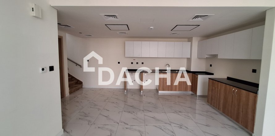 Adosado en Dubai Land, Dubai, 3 dormitorios, 124 m², № 133233