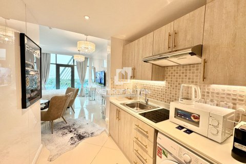 Apartment in Seven Palm, Palm Jumeirah, Dubai 34 sq.m. № 72861 - photo 2