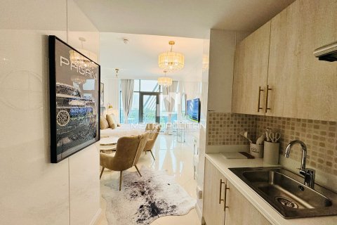 Apartment in Seven Palm, Palm Jumeirah, Dubai 34 sq.m. № 72861 - photo 7