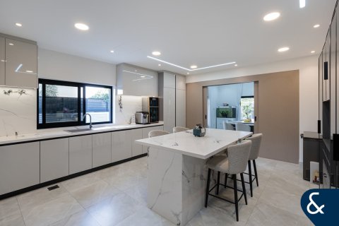 Villa en The Villa, Dubai, 5 dormitorios, 780 m², № 88574 - foto 2