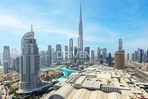 Appartement à The Address Residence Fountain Views, Downtown Dubai (Downtown Burj Dubai), Dubai, 2 chambres, 124.21 m², № 128257