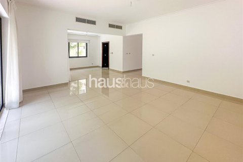 Villa in Arabian Ranches 2, Dubai 4 bedrooms, 300 sq.m. № 44815 - photo 2