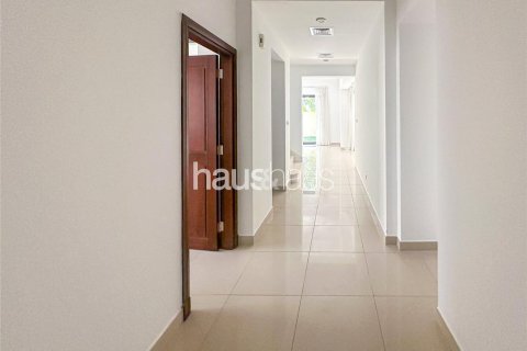 Villa in Arabian Ranches 2, Dubai 4 bedrooms, 300 sq.m. № 44815 - photo 9