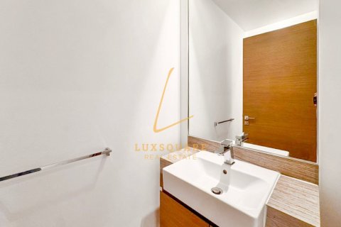 Apartment in Al Wasl, Dubai 1 bedroom, 102 sq.m. № 141839 - photo 13