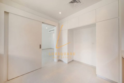Villa in Jebel Ali, Dubai 3 bedrooms, 241 sq.m. № 141838 - photo 21