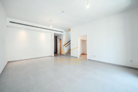 Villa in Jebel Ali, Dubai 3 bedrooms, 241 sq.m. № 141838 - photo 3