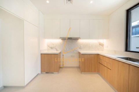 Villa in Jebel Ali, Dubai 3 bedrooms, 241 sq.m. № 141838 - photo 6