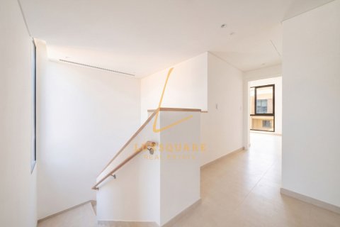 Villa in Jebel Ali, Dubai 3 bedrooms, 241 sq.m. № 141838 - photo 17