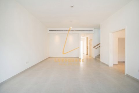 Villa in Jebel Ali, Dubai 3 bedrooms, 241 sq.m. № 141838 - photo 22