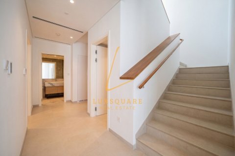 Villa in Jebel Ali, Dubai 3 bedrooms, 241 sq.m. № 141838 - photo 18