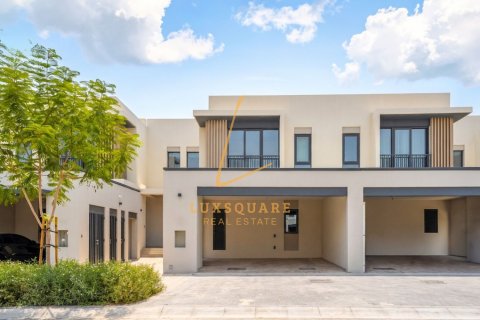 Villa in Jebel Ali, Dubai 3 bedrooms, 241 sq.m. № 141838