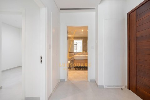 Villa in Jebel Ali, Dubai 3 bedrooms, 241 sq.m. № 141838 - photo 19