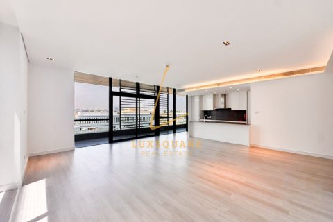 Квартира в Аль-Васле, Дубай, 3 спальни, 203м², № 141837