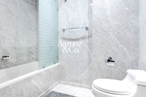 Apartamento en Jumeirah Lake Towers, Dubai, 2 dormitorios, 189 m², № 133187 - foto 4