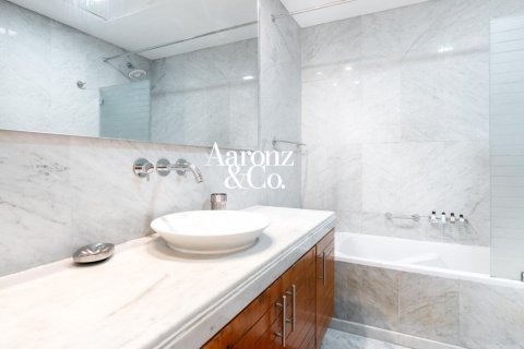 Apartamento en Jumeirah Lake Towers, Dubai, 2 dormitorios, 189 m², № 133187 - foto 5