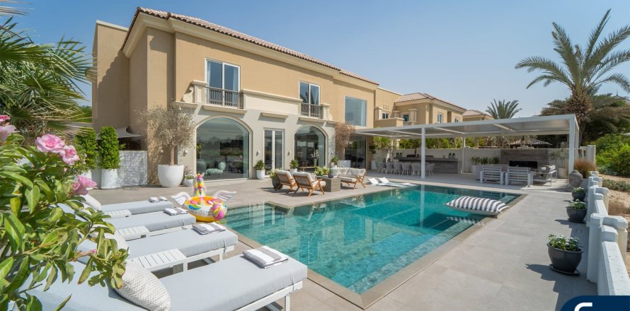 Villa in Victory Heights, Dubai Sports City, Dubai 6 bedrooms, 590 sq.m. № 91369