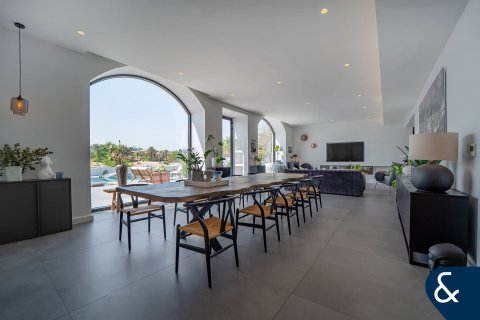 Villa in Victory Heights, Dubai Sports City, Dubai 6 bedrooms, 590 sq.m. № 91369 - photo 6