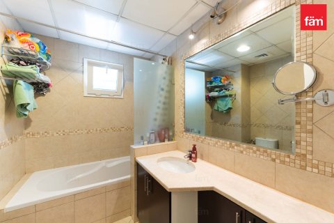Villa in Dubai 5 bedrooms, 540 sq.m. № 123306 - photo 15