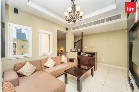 Villa in Dubai 5 bedrooms, 540 sq.m. № 123306 - photo 7