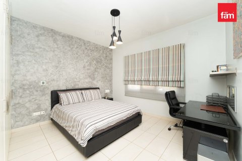 Villa in Dubai 5 bedrooms, 540 sq.m. № 123306 - photo 16