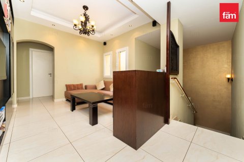 Villa in Dubai 5 bedrooms, 540 sq.m. № 123306 - photo 22