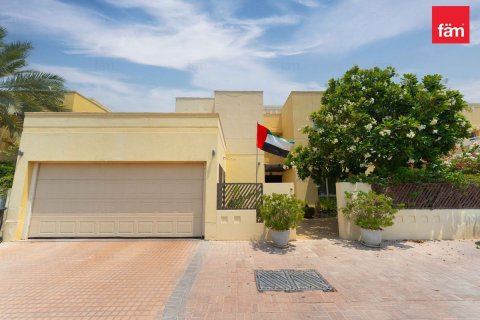 Villa in Dubai 5 bedrooms, 540 sq.m. № 123306 - photo 27