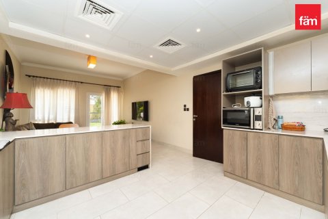 Villa in Dubai 5 bedrooms, 540 sq.m. № 123306 - photo 11