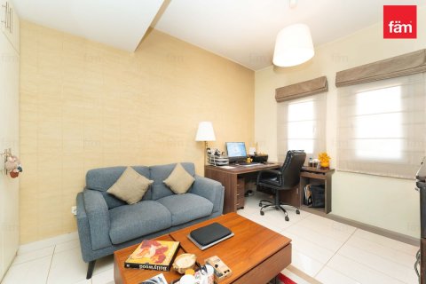 Villa in Dubai 5 bedrooms, 540 sq.m. № 123306 - photo 21
