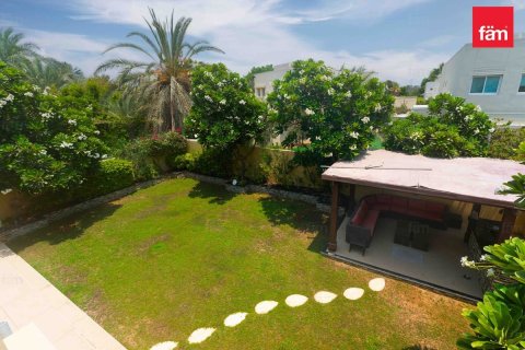 Villa in Dubai 5 bedrooms, 540 sq.m. № 123306 - photo 28