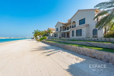 Villa in Palm Jumeirah, Dubai 6 bedrooms, 650 sq.m. № 61805 - photo 8
