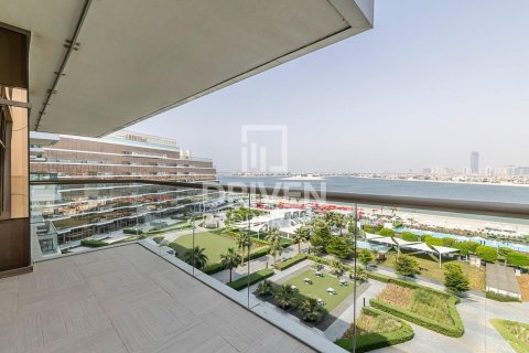 Купить квартиру в The Crescent, Пальма Джумейра, Дубай: 3 спальни, 161.47м², № 140100 - фото 2