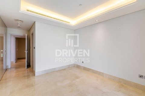 Купить квартиру в The Crescent, Пальма Джумейра, Дубай: 3 спальни, 161.47м², № 140100 - фото 11