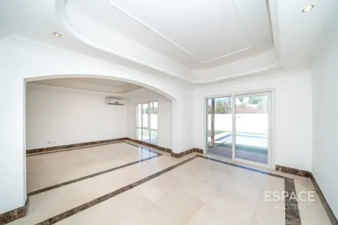 Villa à Meadows, Dubai, 6 chambres, 457 m², № 122780 - photo 3
