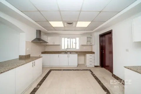 Villa à Meadows, Dubai, 6 chambres, 457 m², № 122780 - photo 5