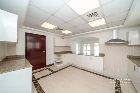 Villa à Meadows, Dubai, 6 chambres, 457 m², № 122780 - photo 6